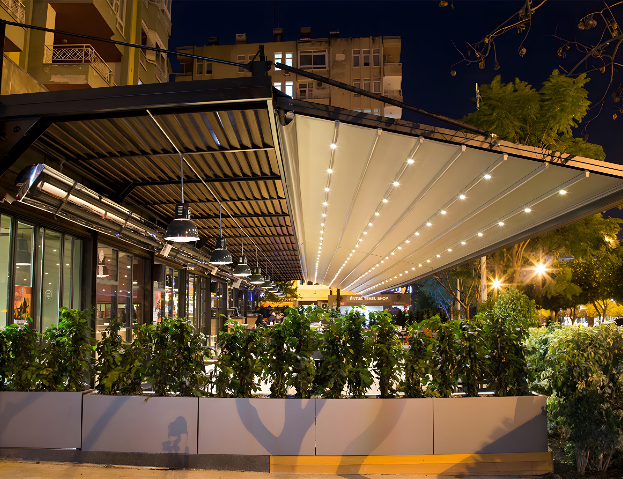 İzmir pergola sistemleri sunrise modeli -kafe önü kapatma
